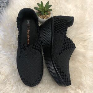 berni mevGEM SLIP ON 38 Wedge Black like new